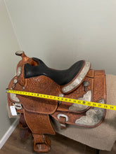 Load image into Gallery viewer, 15.5” Dale Chavez Pleasure Western Saddle