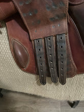 Load image into Gallery viewer, 17.5&quot;  Bliss Jump Saddle