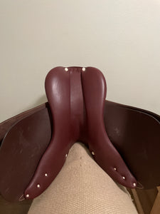 17.5” HDR English Jump Saddle