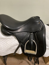 Load image into Gallery viewer, 19&quot; Superior Saddlery Dressage Saddle