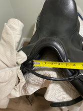 Load image into Gallery viewer, 17.5” Hermes Dressage Saddle