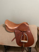 Load image into Gallery viewer, 17” Barnsby AP English  Saddle